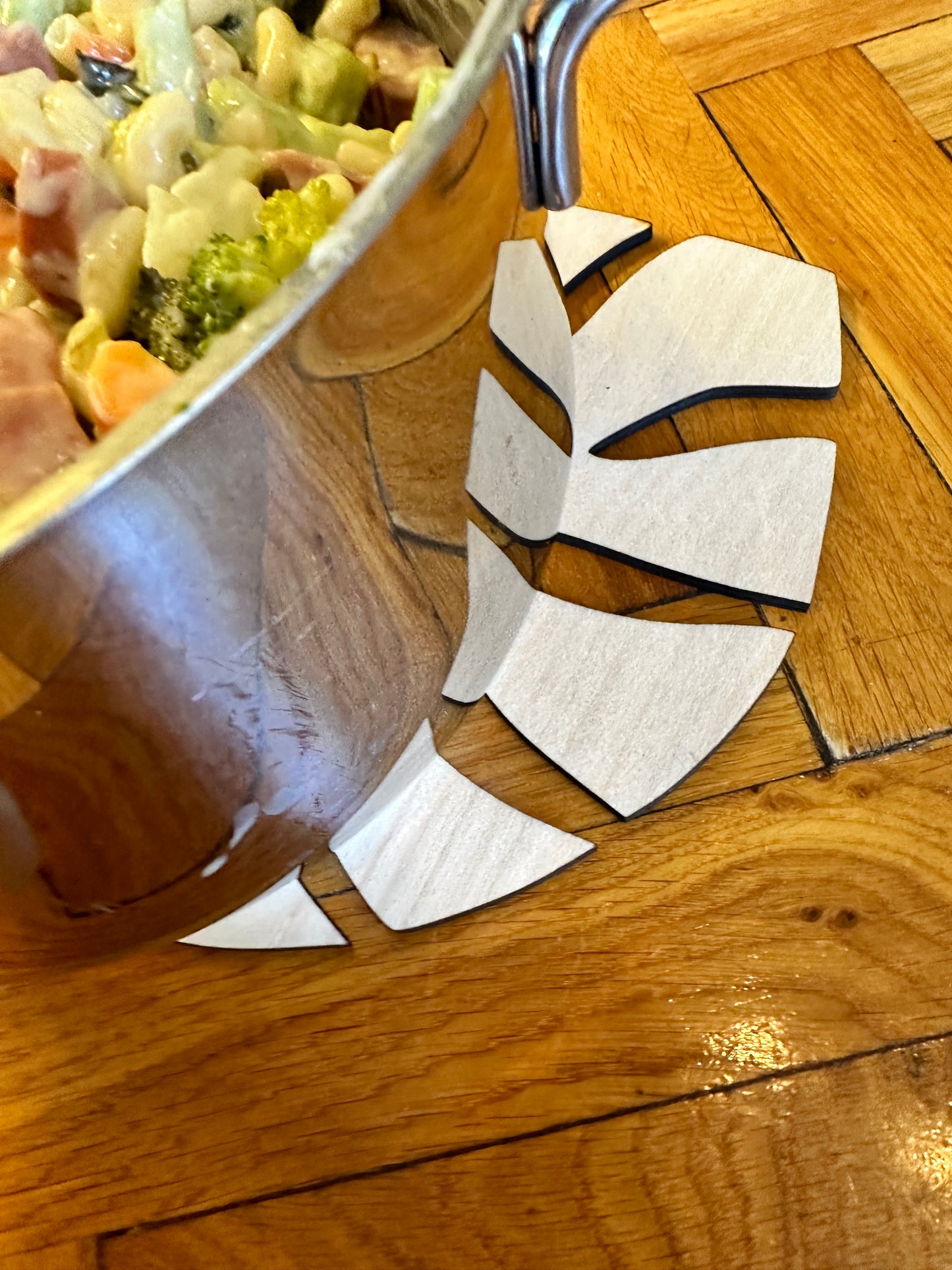 Gryteunderlag – 2 stk monsterablader i bjørkefiner