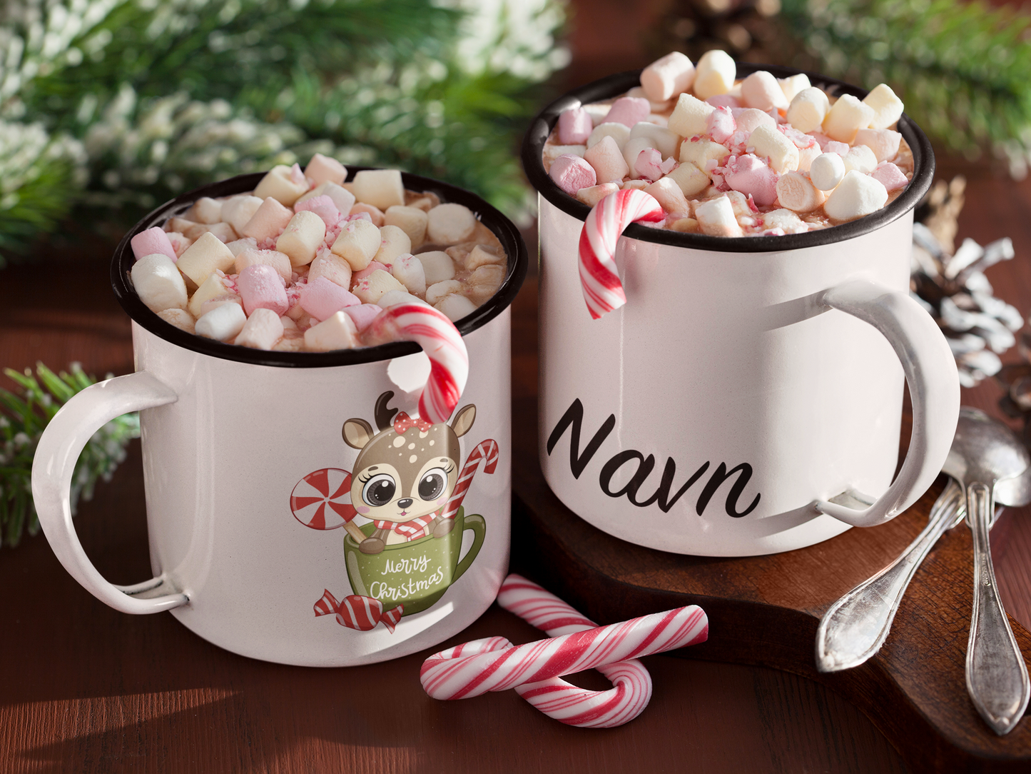 Emaljekopp med julemotiv og navn